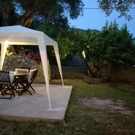 Casa de Campo Kanellina House