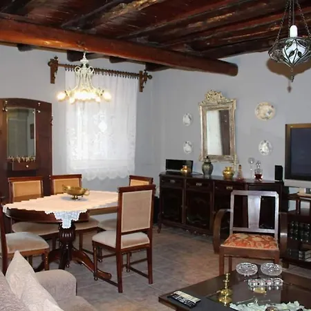 Casa de Campo Kanellina House *